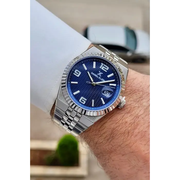 Kadranı Lacivert Kordonu Gümüş Renk 41 mm Takvimli Erkek Kol Saati