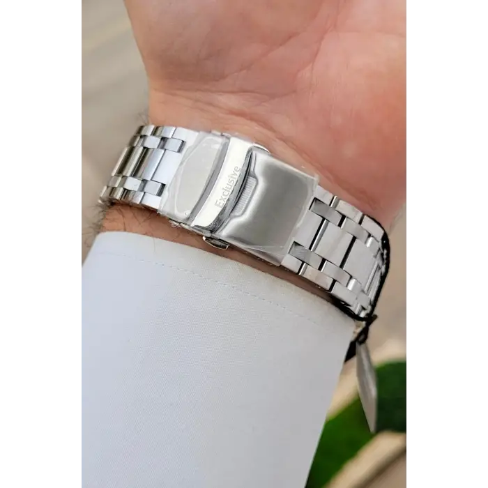 Kadranı Siyah Kordonu Gümüş Renk 44 mm İç Göstergeleri Aktif Erkek Kol Saati