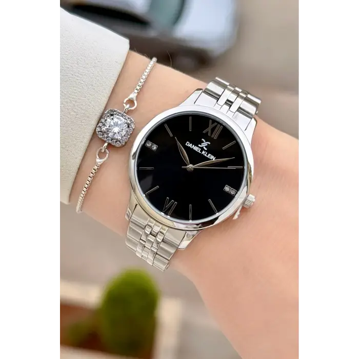 Kadranı Siyah Kordonu Gümüş Renk 35 mm Kadın Kol Saati ve Hediye Bileklik