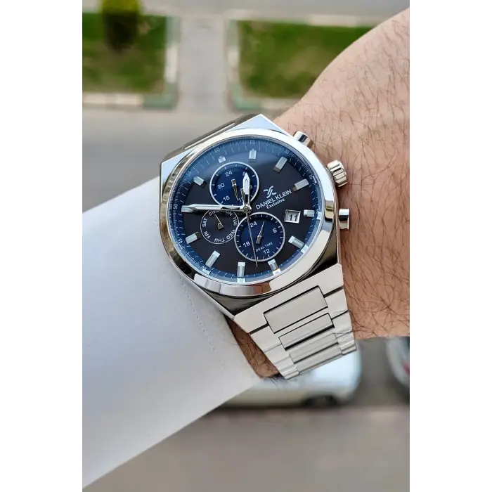 Kadranı Füme Lacivert Kordonu Gümüş Renk 43 mm İç Göstergeleri Aktif Erkek Kol Saati