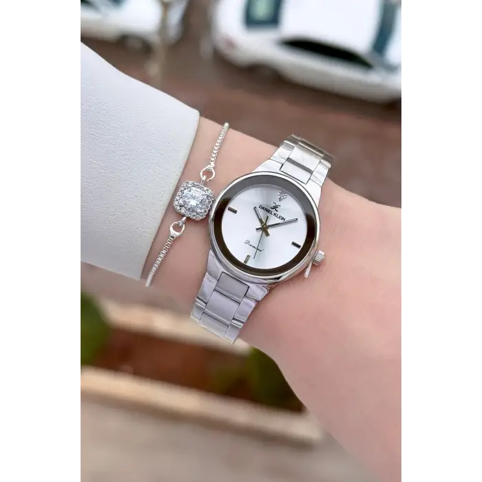 Gümüş Renk 30 mm Hediye Paketli Kadın Kol Saati ve Hediye Bileklik