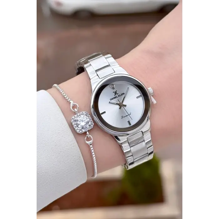 Gümüş Renk 30 mm Hediye Paketli Kadın Kol Saati ve Hediye Bileklik