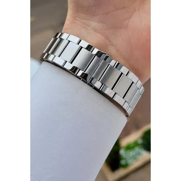 Kadranı Siyah Kordonu Gümüş Renk 43 mm Erkek Kol Saati