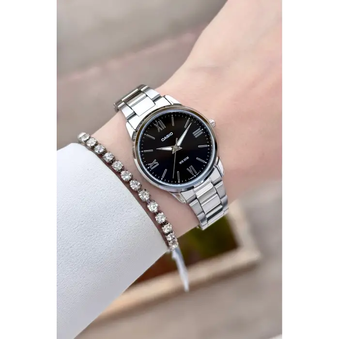 Casio Csıste249 Kadranı Siyah Kordonu Gümüş Renk Garantili Kadın Kol Saati