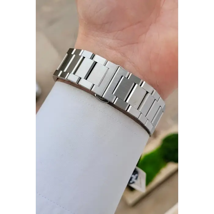 Kadranı Mavi Kordonu Gümüş Renk 44 mm İç Göstergeleri Aktif Erkek Kol Saati