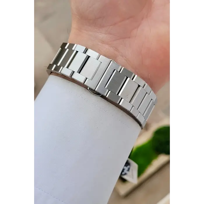 Kadranı Siyah Kordonu Gümüş Renk 44 mm İç Göstergeleri Aktif Erkek Kol Saati
