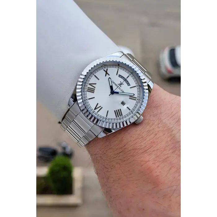 Gümüş Renk 42,5 Mm 5 ATM Erkek Kol Saati