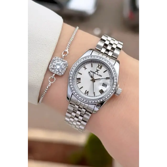 Gümüş Renk 28 Mm Kadın Kol Saati ve Hediye Baget Bileklik