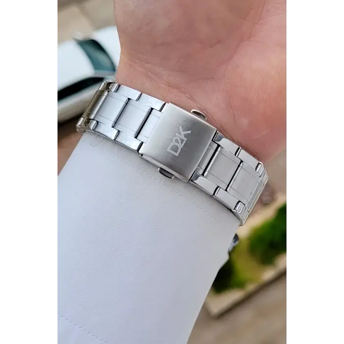Kadranı Lacivert Kordonu Gümüş Renk 42 Mm Erkek Kol Saati