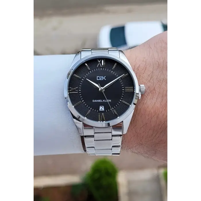 Kadranı Siyah Kordonu Gümüş Renk 42 Mm Erkek Kol Saati