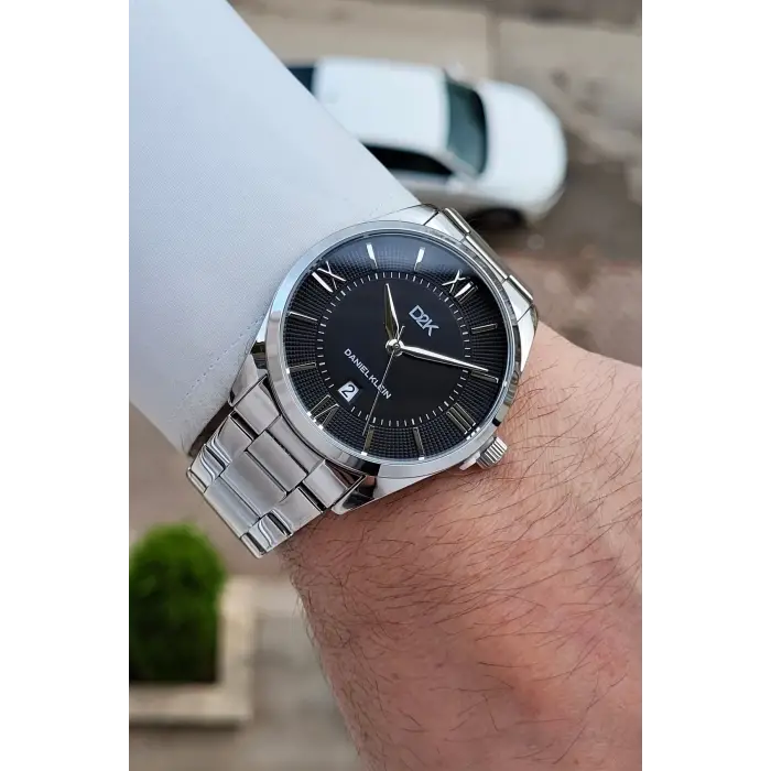 Kadranı Siyah Kordonu Gümüş Renk 42 Mm Erkek Kol Saati