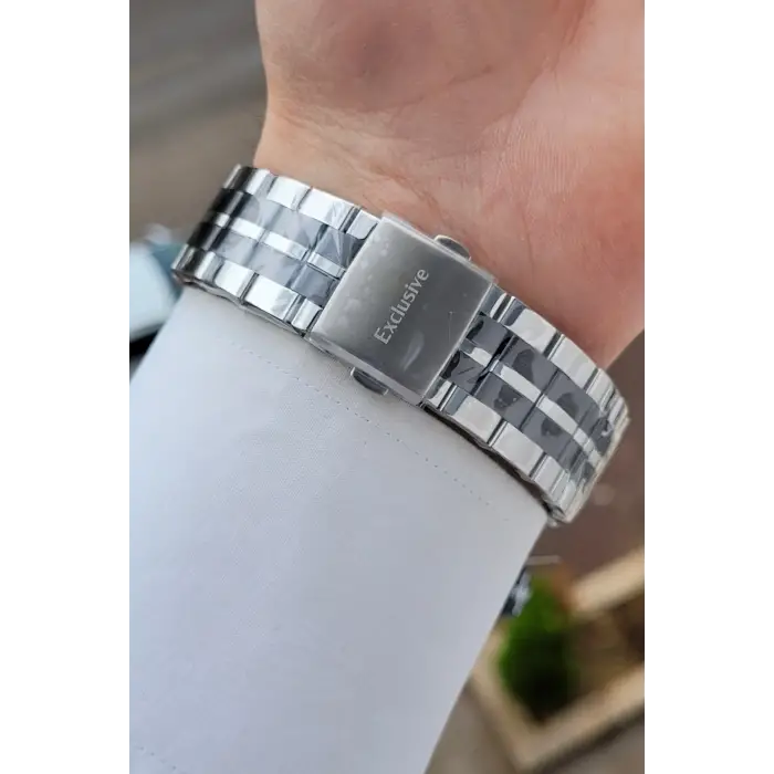 Gümüş Siyah Renk 44 Mm İç Göstergeleri Aktif Erkek Kol Saati