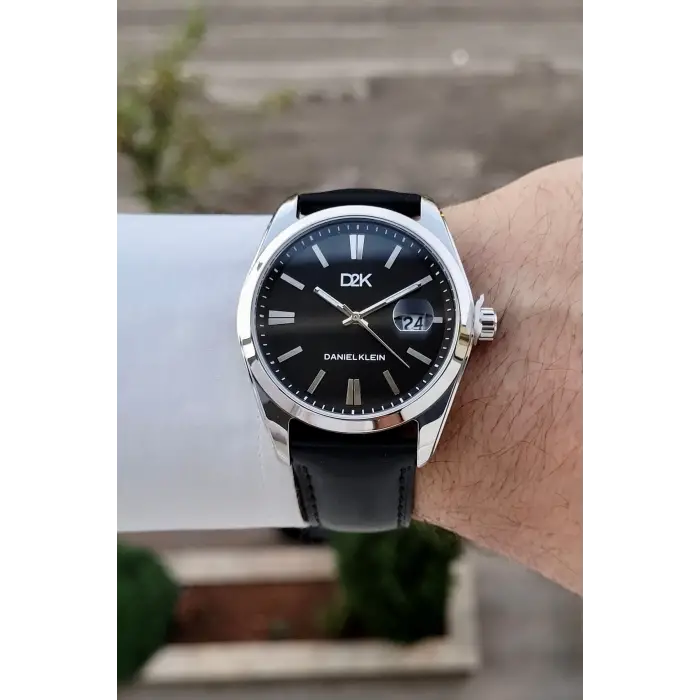 Kasası Gümüş Kordonu Siyah Renk 42 Mm Takvimli Hediye Paketli Erkek Kol Saati