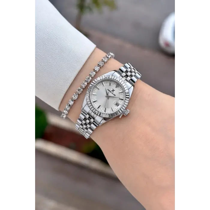 Gümüş Renk 28 Mm Hediye Paketli Kadın Kol Saati
