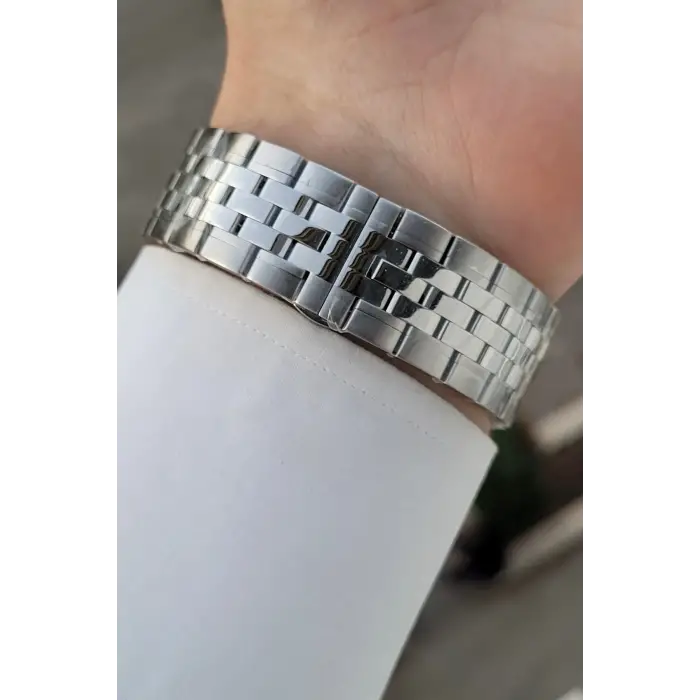 Gümüş Renk 41 Mm 5 ATM Takvimli Hediye Paketli Erkek Kol Saati