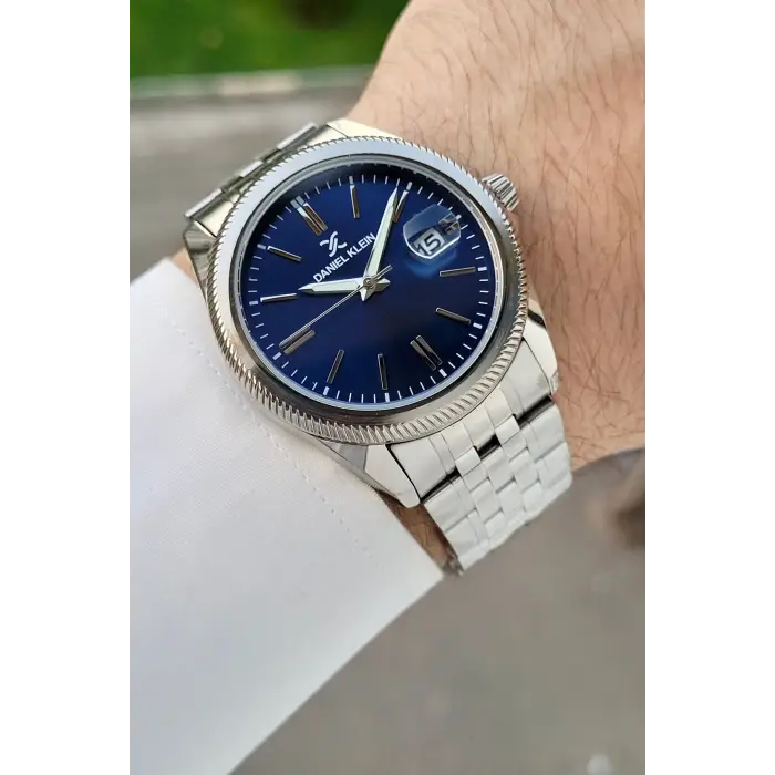Kadranı Lacivert Kordonu Gümüş Renk 41 Mm 5 ATM Takvimli Hediye Paketli Erkek Kol Saati