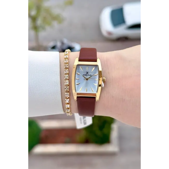 Kasası Gold Kordonu Kahverengi Renk 23 Mm Hediye Paketli Kadın Kol Saati