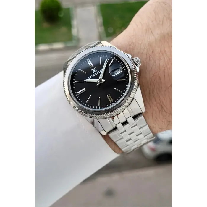 Kadranı Siyah Kordonu Gümüş Renk 41 Mm 5 ATM Takvimli Hediye Paketli Erkek Kol Saati