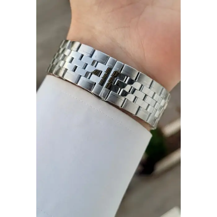Kadranı Siyah Kordonu Gümüş Renk 41 Mm 5 ATM Takvimli Hediye Paketli Erkek Kol Saati