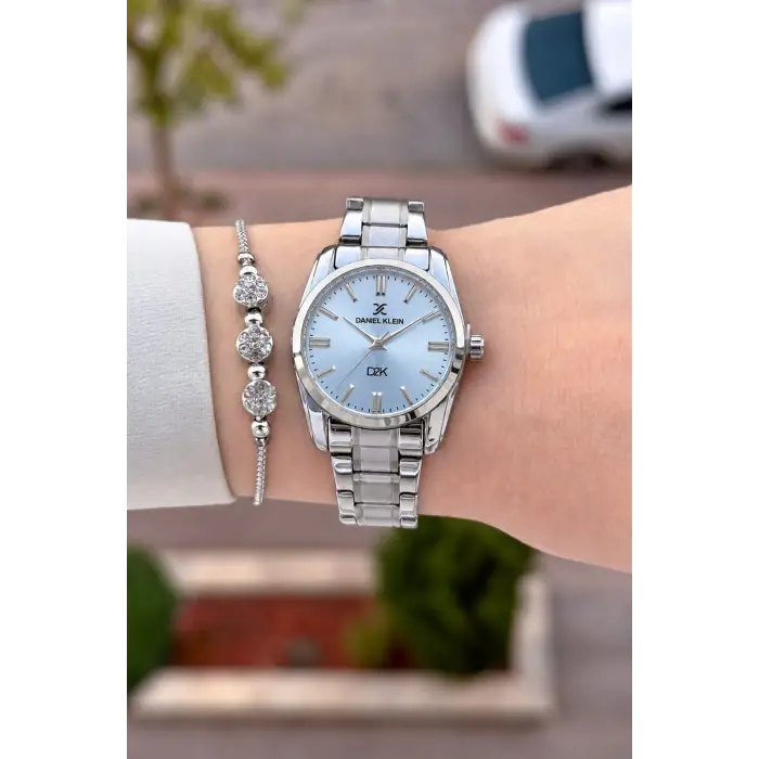 Kadranı Mavi Kordonu Gümüş Renk 30 Mm Hediye Paketli Kadın Kol Saati