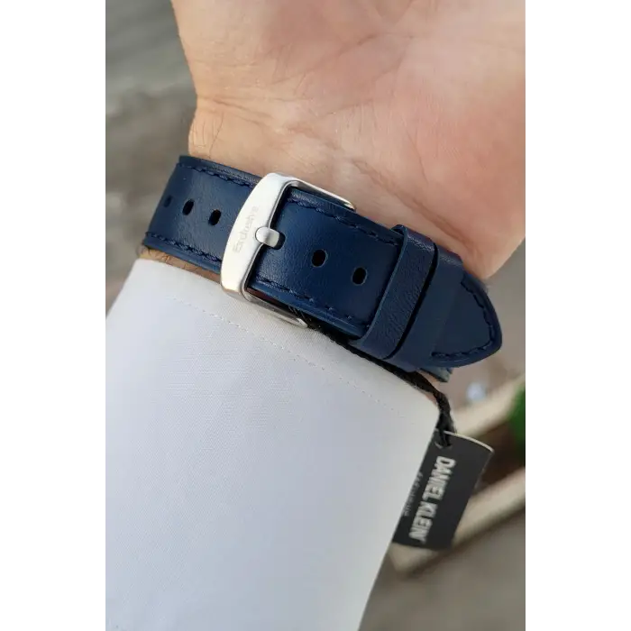 Kasası Gümüş Kordonu Lacivert Renk İç Göstergeleri Aktif Hediye Paketli Erkek Kol Saati