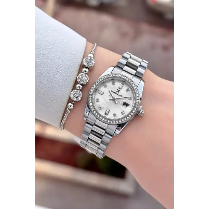Gümüş Renk 28 Mm Kadın Kol Saati ve Bileklik