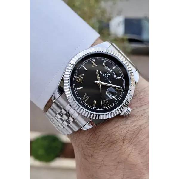 Daniel Klein DKISTE831 Kadranı Siyah Kordonu Gümüş Renk Takvim ve Gün Fonksiyonlu Erkek Kol Saati