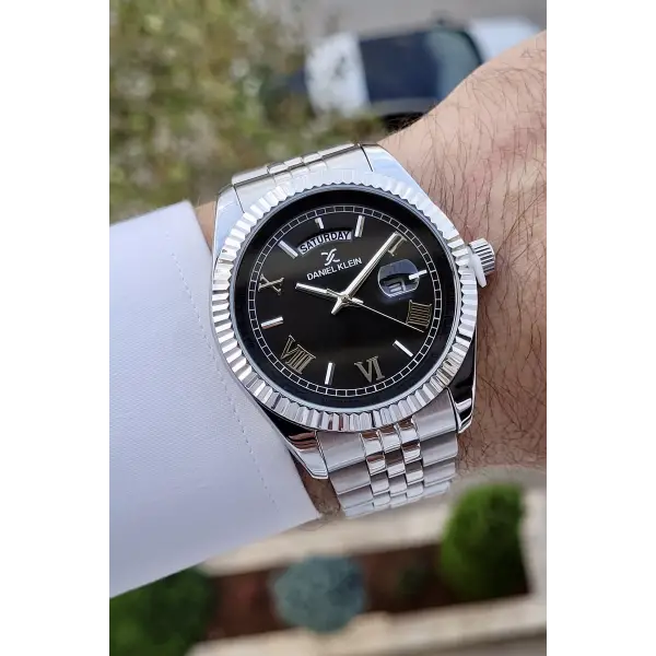Daniel Klein DKISTE831 Kadranı Siyah Kordonu Gümüş Renk Takvim ve Gün Fonksiyonlu Erkek Kol Saati