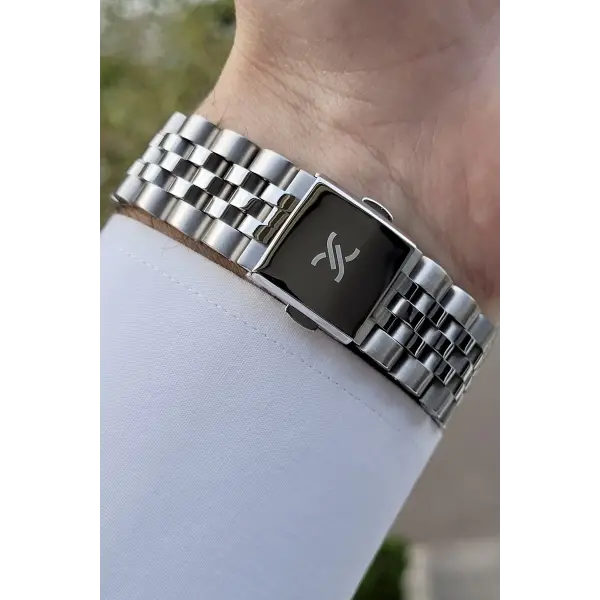 Daniel Klein DKISTE831 Kadranı Siyah Kordonu Gümüş Renk Takvim ve Gün Fonksiyonlu Erkek Kol Saati