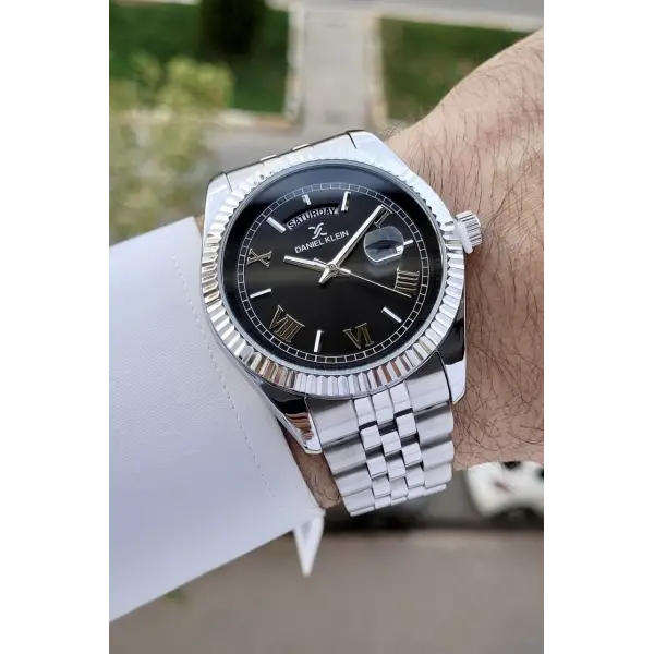 Daniel Klein DKISTE831 Kadranı Siyah Kordonu Gümüş Renk Takvim ve Gün Fonksiyonlu Erkek Kol Saati