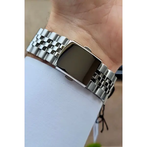 Ferrucci FCISTE251 Kadranı Siyah Kordonu Gümüş Renk Takvimli Erkek Kol Saati