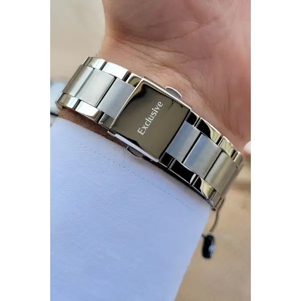 Daniel Klein DKISTE985 Kadranı Yeşil Korodnu Gümüş Renk İç Göstergeleri Aktif Fonksiyonlu Erkek Kol Saati