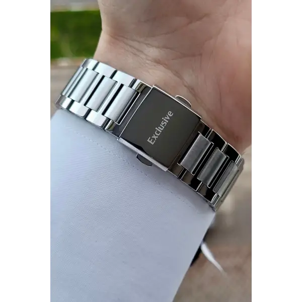 Daniel Klein DKISTE984 Kadranı Yeşil Kordonu Gümüş Renk İç Göstergeleri Aktif Erkek Kol Saati