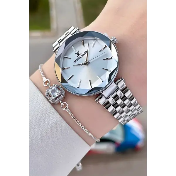 Daniel Klein DKISTE1018 Gümüş Renk Hediye Paketli Kadın Kol Saati ve Bileklik