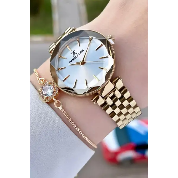 Daniel Klein DKISTE1014 Gold Renk Hediye Paketli Kadın Kol Saati ve Bileklik