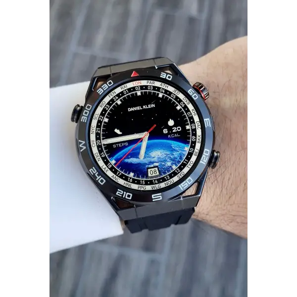 Daniel Klein DKISTE1046 Siyah Renk Pusulalı Barometreli Çift Kordonlu Hediye Paketli Android/ios Uyumlu Akıllı Saat