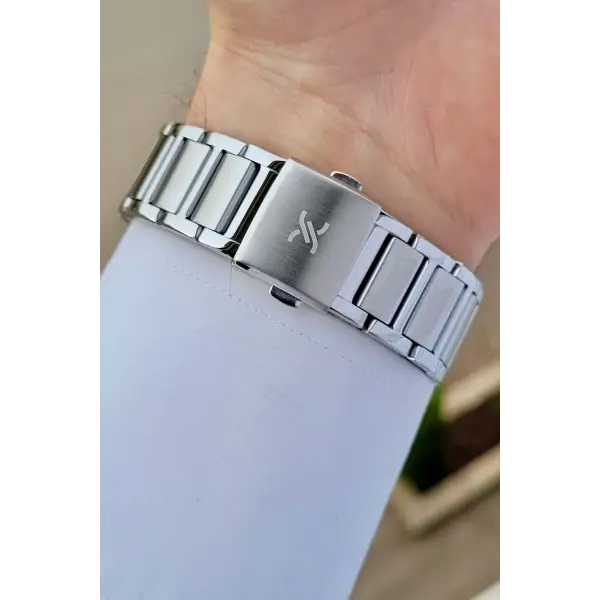 Daniel Klein DKISTE1056 Kadranı Siyah Kordonu Gümüş Renk Hediye Paketli İç Göstergeleri Aktif Erkek Kol Saati