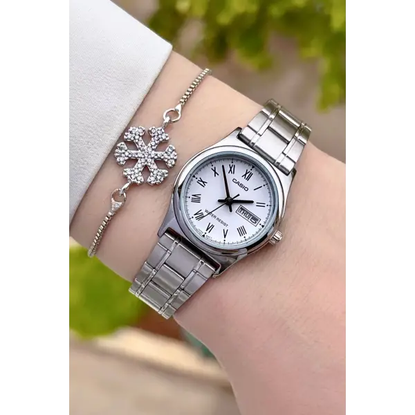 Casio CSISTE28 Kadranı Beyaz Takvimli Hediye Paketli Kadın Kol Saati