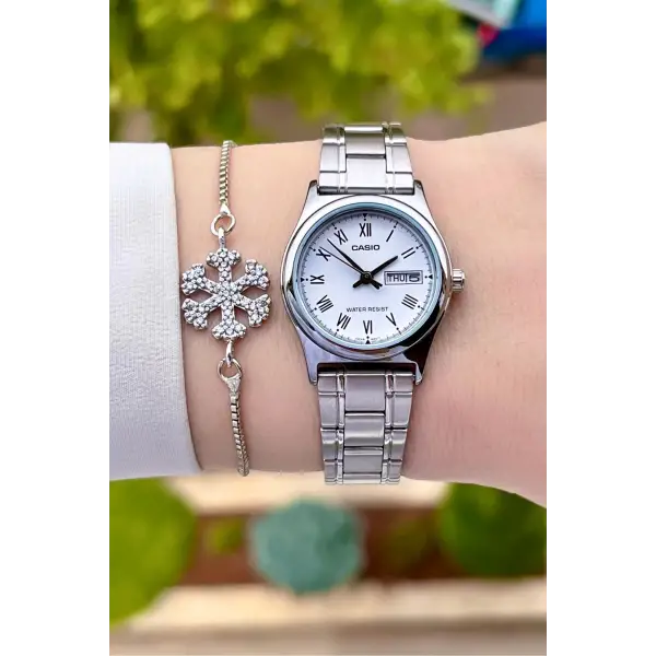 Casio CSISTE28 Kadranı Beyaz Takvimli Hediye Paketli Kadın Kol Saati