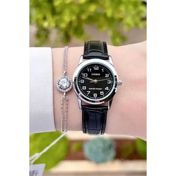 Casio CS1ISTE19 Kasası Gümüş Kordonu Siyah Renk Hediye Paketli Kadın Kol Saati