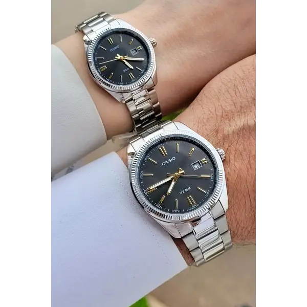 Casio CSISTE31 Kadranı Füme Kordonu Gümüş Renk Takvimli Hediye Paketli Sevgili Çift İki Kol Saati