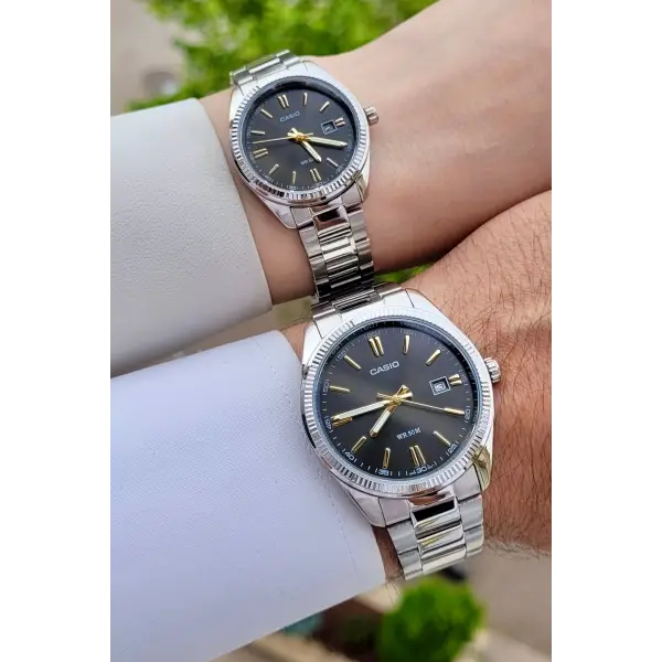 Casio CSISTE31 Kadranı Füme Kordonu Gümüş Renk Takvimli Hediye Paketli Sevgili Çift İki Kol Saati