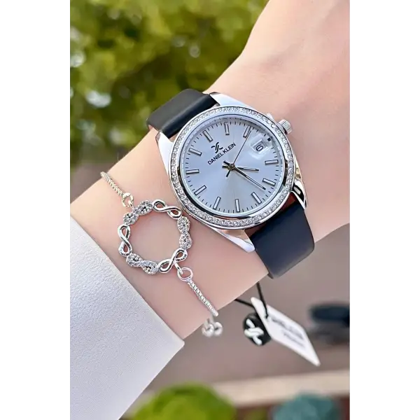 Daniel Klein DKISTE1205 Kasası Gümüş Kordonu Siyah Renk Hediye Paketli Kadın Kol Saati ve Bileklik