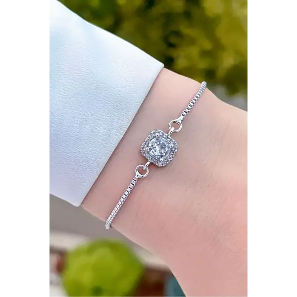 Gümüş Renk Kare Baget Hediye Paketli Bileklik