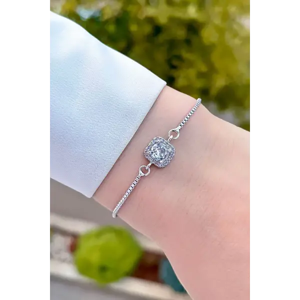 Gümüş Renk Kare Baget Hediye Paketli Bileklik