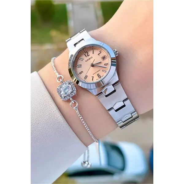 Casio CSISTE90 Kadranı Pudra Kordonu Gümüş Renk Hediye Paketli Kadın Kol Saati