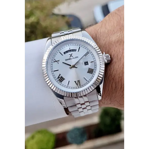 Daniel Klein DKISTE1301 Gümüş Renk Takvim ve Gün Fonksiyonlu Erkek Kol Saati