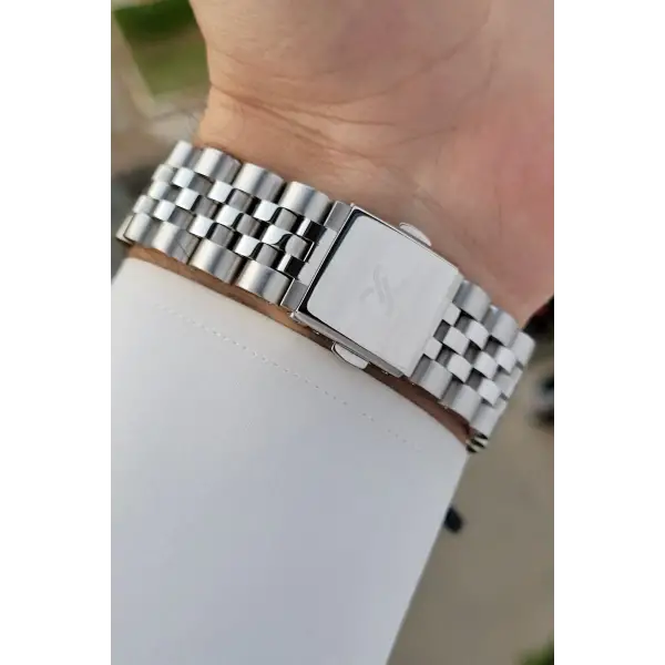 Daniel Klein DKISTE1301 Gümüş Renk Takvim ve Gün Fonksiyonlu Erkek Kol Saati