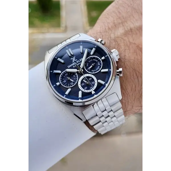 Daniel Klein DKISTE1463 Kadranı Lacivert Kordonu Gümüş Renk İç Göstergeleri Aktif Erkek Kol Saati