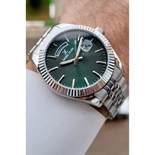 Kadranı Yeşil Kordonu Gümüş Renk 42 mm Fonksiyonlu Erkek Kol Saati